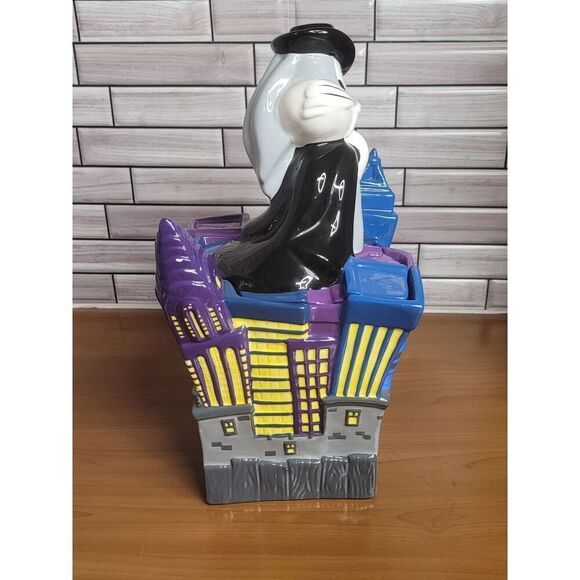 Warner Brothers Studio Bugs Bunny NEW YORK Musical Cookie Jar - Picture 2 of 11